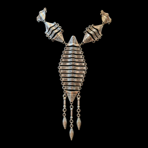 Collar de zamak Takaz